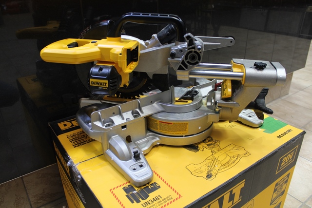 Scie a onglet a batterie 20 volt 4 ah XR+ facture - Image 3