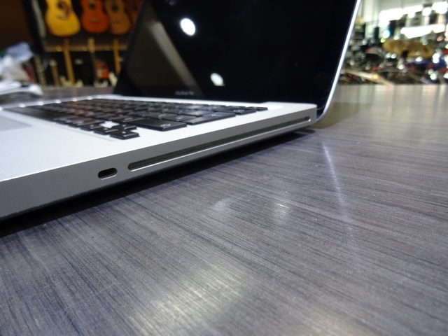 Ordinateur Macbook Pro + acc - Image 3