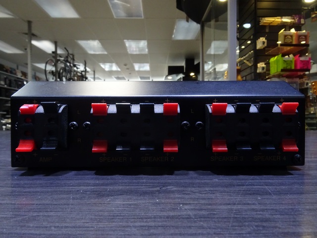 Switch Pour Haut Parleur 4 canal - Image 2