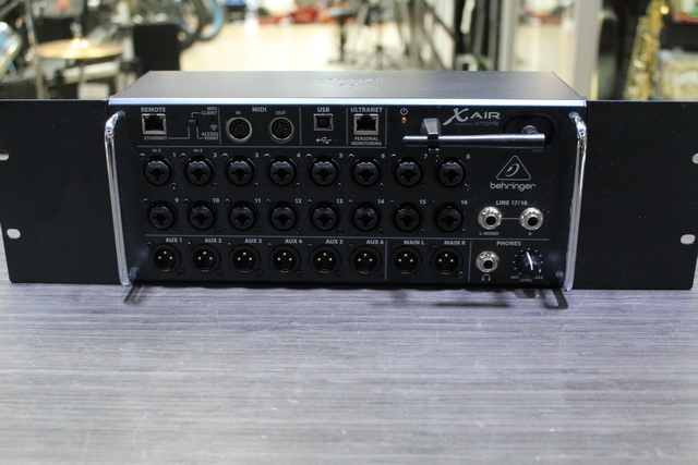 Console de mixage Digital WiFi 18 entée + RoadCasse - Image 1