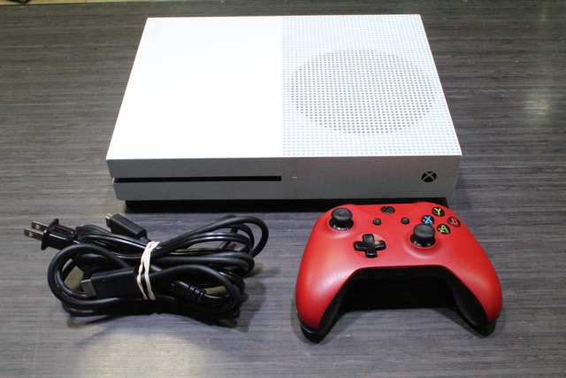 Console Xbox One S 1 to + acc - Image 1