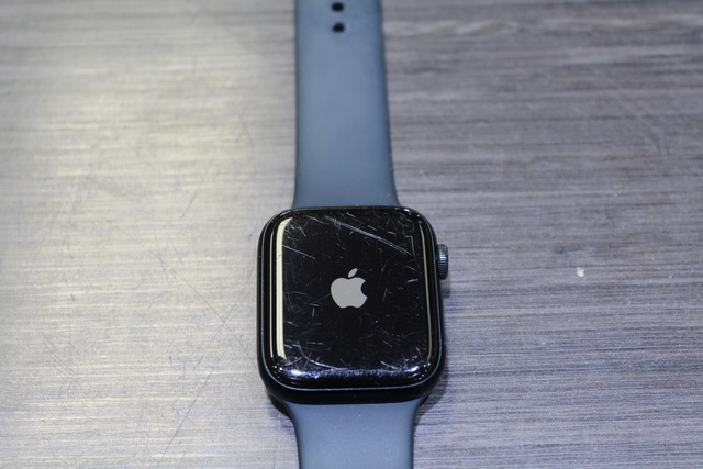 apple watch se 2nd gen  - Image 1
