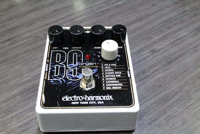 PEDALE ORGAN MACHINE  - Image 1