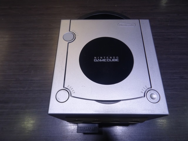 Console Gamecube + 1 carte memoire (manette generique) - Image 2