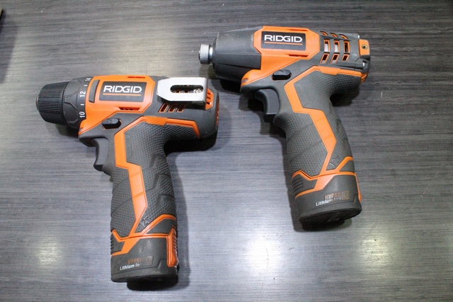 Ensemble impact perceuse + meches + bits + chargeur - Image 2