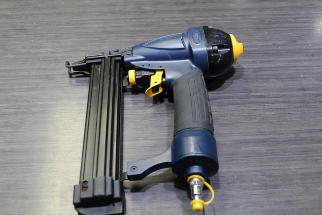 Cloueuse de Finition (Gun) - Image 1