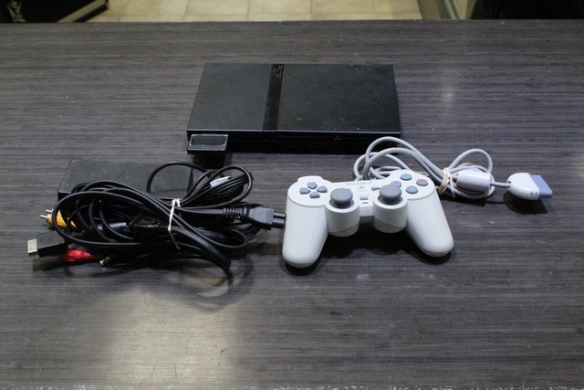 Console ps2 (slim) + carte memoire + acc - Image 1