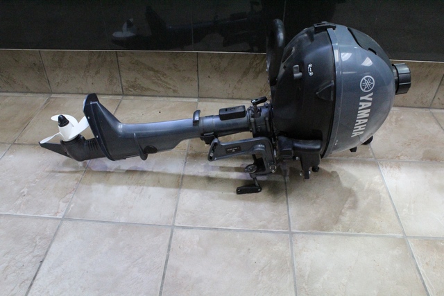 Moteur de Bateau 4 temps  - Image 1