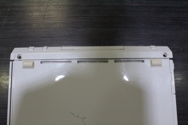 Console Nintendo Wii + acc (vis tient mal le dessous) - Image 3