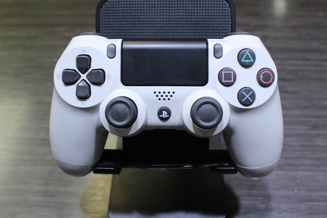 Console PS4 Pro 1To + acc - Image 4