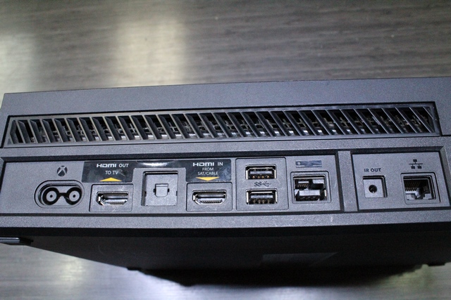 Console Xbox One 1e gen 500 go + acc (sans manette) - Image 3