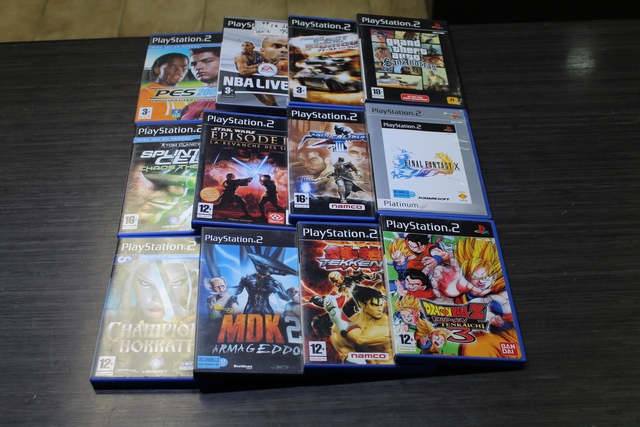 Lot de 12 jeux PS2 pale  - Image 1