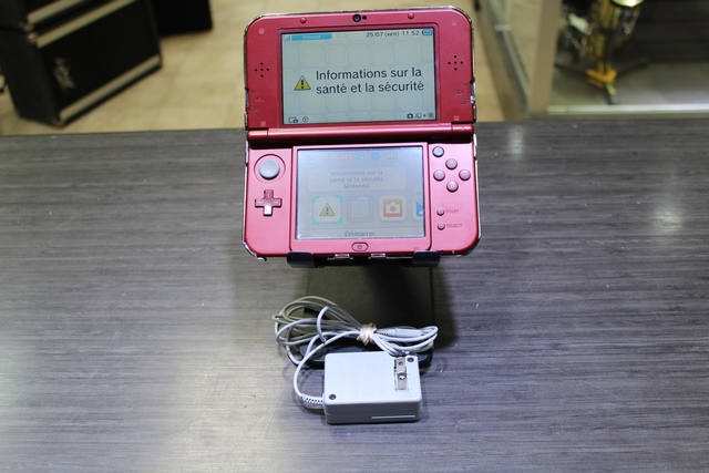 Console new 3ds xl + chargeur