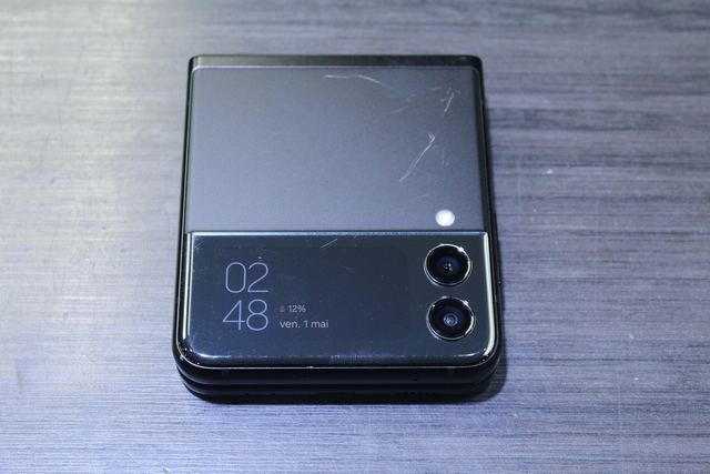 Cellulaire Samsung Zflip3 - Image 2