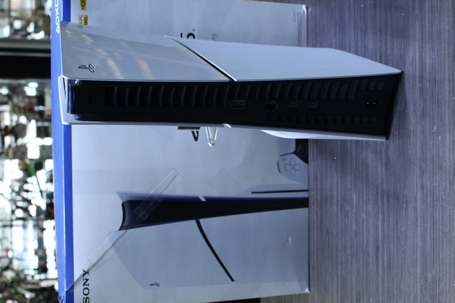 Console PS5 slim 1to + cd + chargeur a manette - Image 2