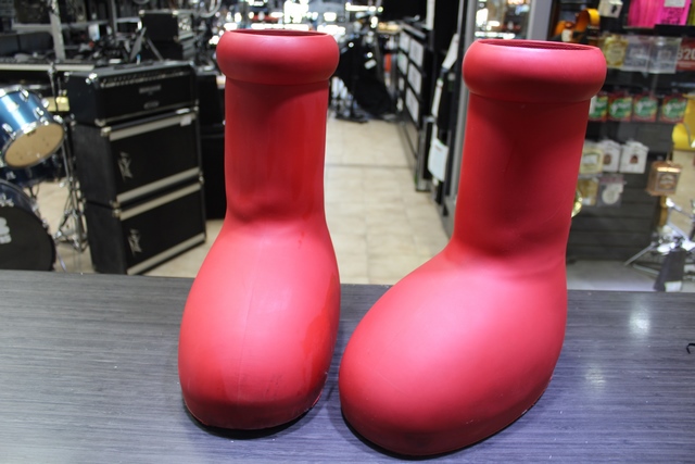big red boot astro boy - Image 1