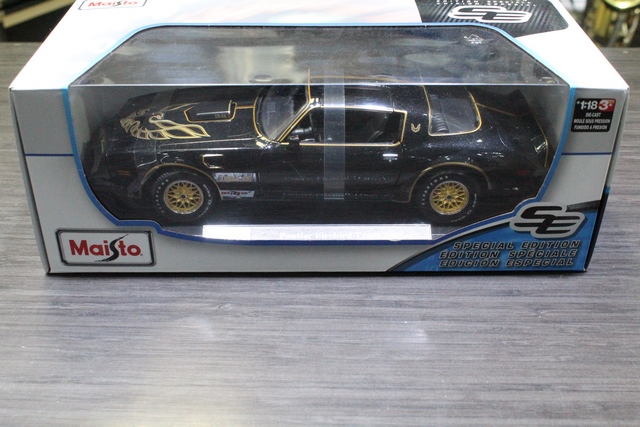Pontiac Firebird Tras Am 1978 Die-cast 1 18 - Image 1