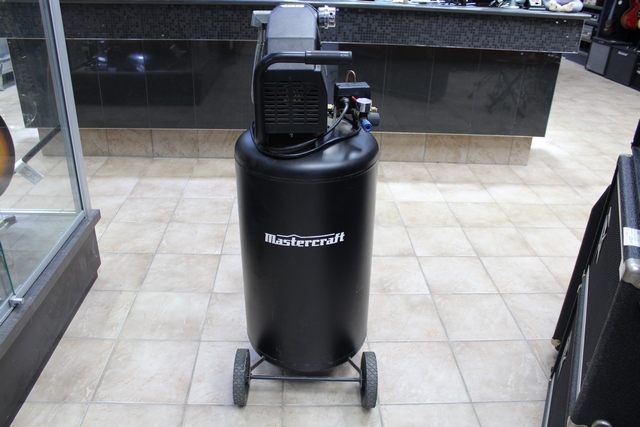 Compresseur 26 gallons - Image 1