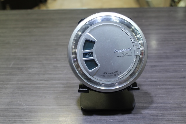 lecteur cd portatif + accessoire - Image 1