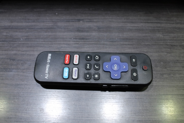 Televiseur 32p intelligent Roku (smart) + tc - Image 2