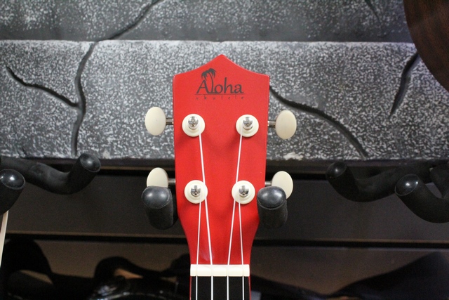 ukulele soprano (rouge) - Image 4