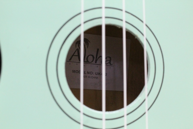 ukulele soprano (vert) - Image 2