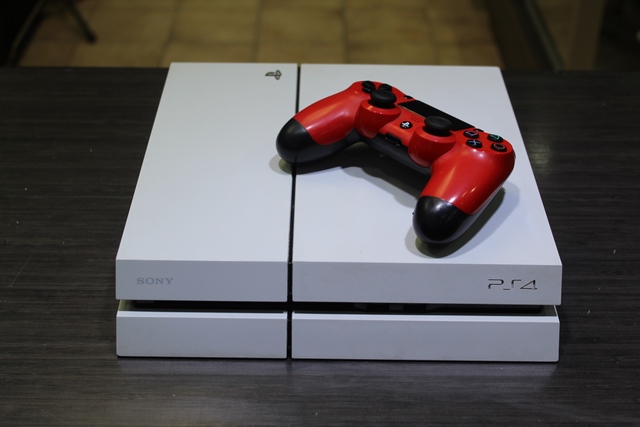 Console PS4 500Go blanche + acc  - Image 1