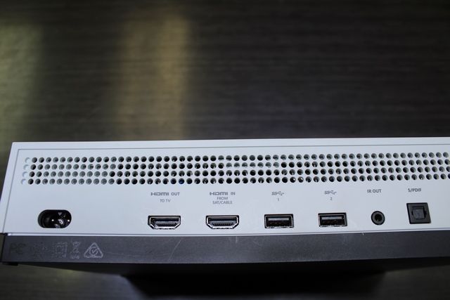 console xbox one s 1to + acc + chargeur - Image 3