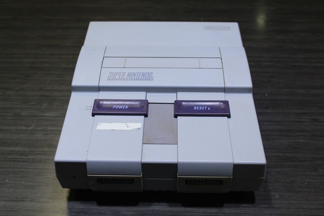 Console Snes + acc +2e man (2 manettes sans marque) - Image 2