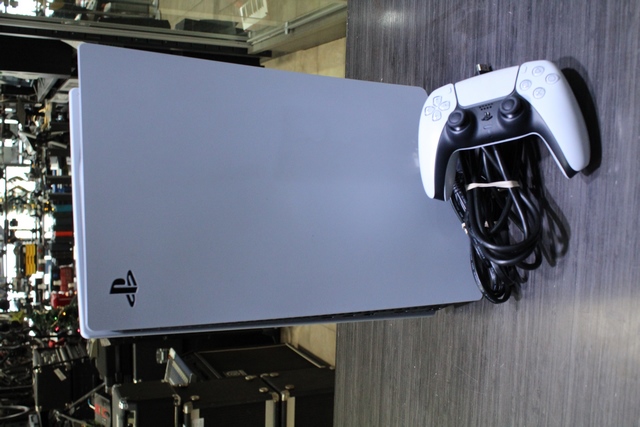 Console PS5 Digital 875 go + acc - Image 1