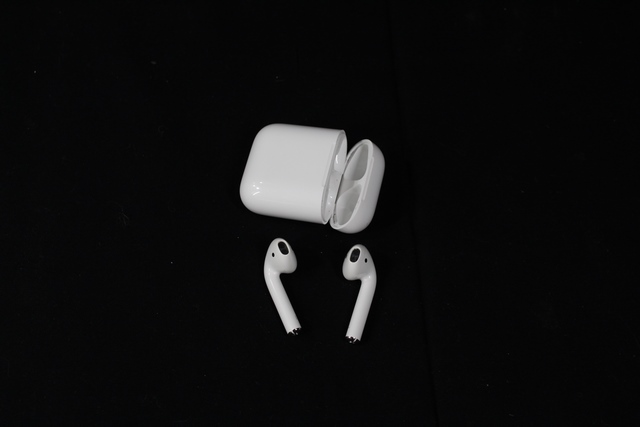 Air pods Gen 2 - Image 3