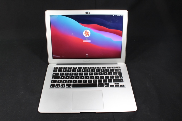 Macbook air  - Image 2