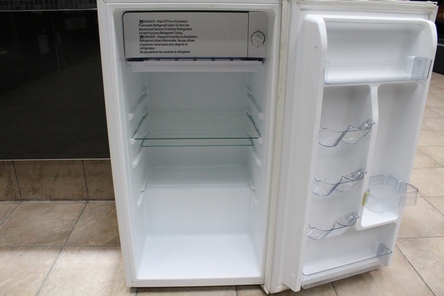 Mini Refrigerateur - Image 3