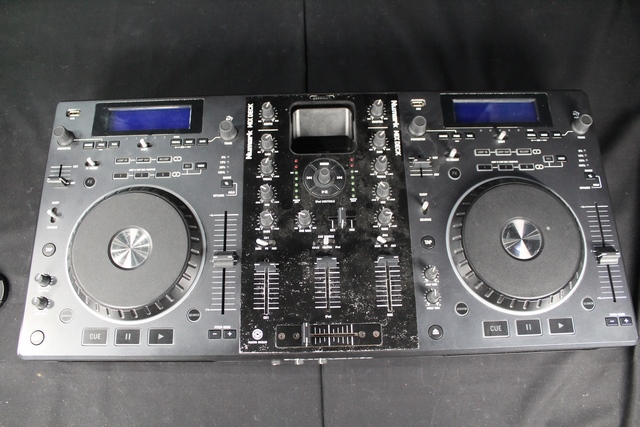 Dj Controller avec CD ports et iPod Dock  - Image 2