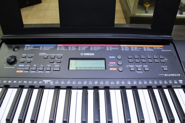 Clavier Yamaha 61 touches + ac - Image 2