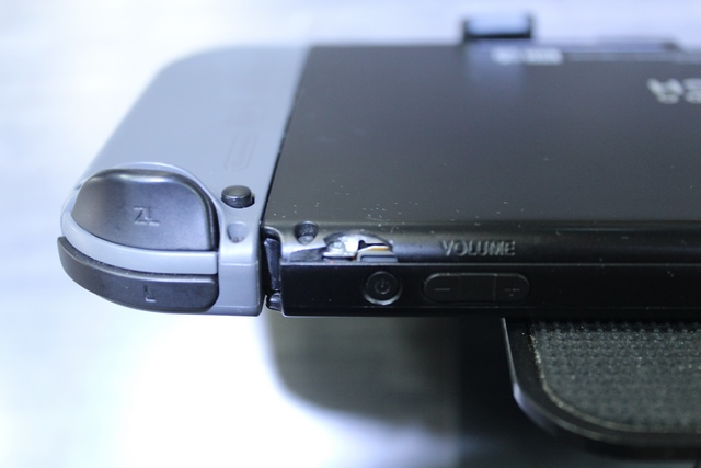 Console Nintendo switch + carte sd 64 go + boite (petite cassure) - Image 4