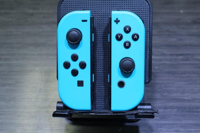 Console Nintendo Switch + acc (a plusieurs defauts esthetiques) - Image 4