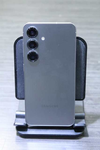 Samsung S25 128GB - Image 2