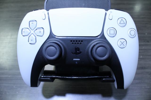 Console PS5 slim 1to + lecteur cd + chargeur a manette + acc - Image 4