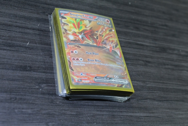 Lot (Fire) cartes Pokemon (33) - Image 2