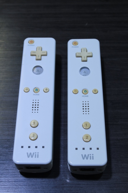 Console Wii + 2 manettes + acc - Image 3