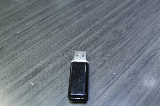 Clee Usb 16GB - Image 2