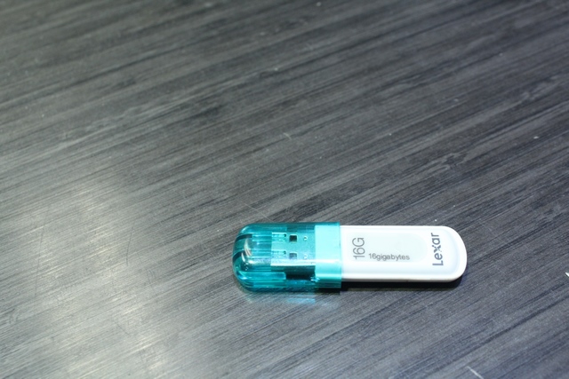 Clee Usb 16GB - Image 2