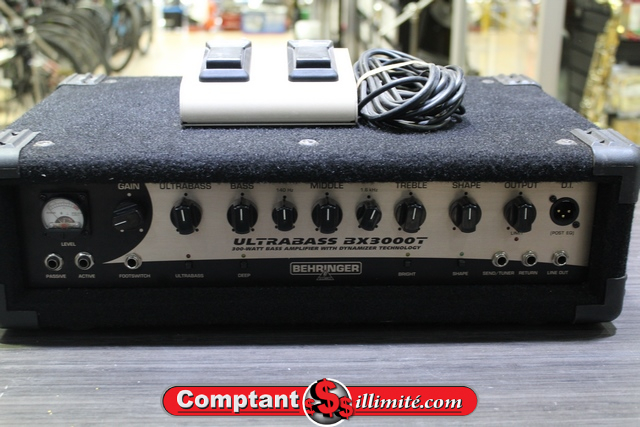 (300 Watts) Amplificateur de Bass + Footswitch Behringer BX3000T