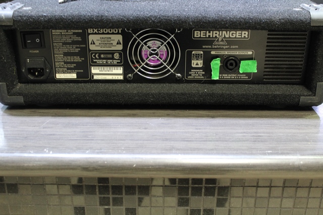 (300 Watts) Amplificateur de Bass + Footswitch Behringer BX3000T - Image 3