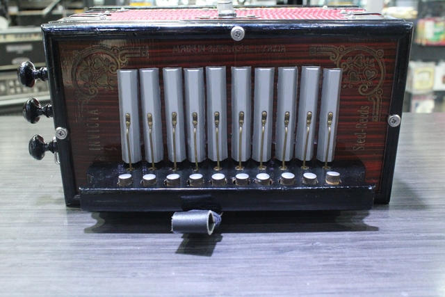 Accordeon Invincta diatonique  (Steel Reeds Button Box) - Image 2