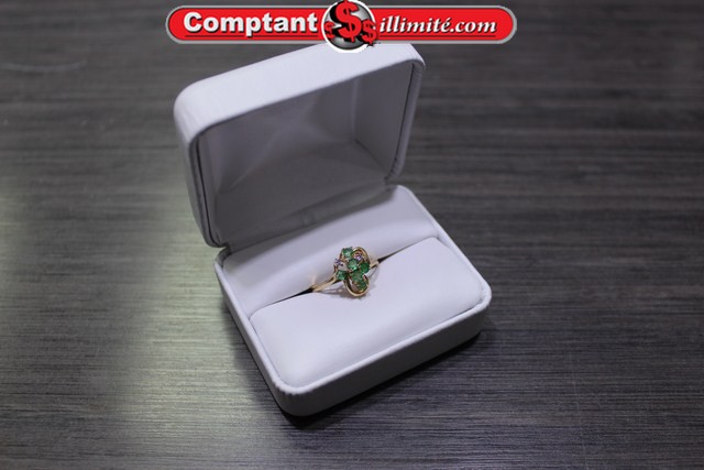 Bague avec 5 émeraude + 2 diamants de 2 pts Or jaune