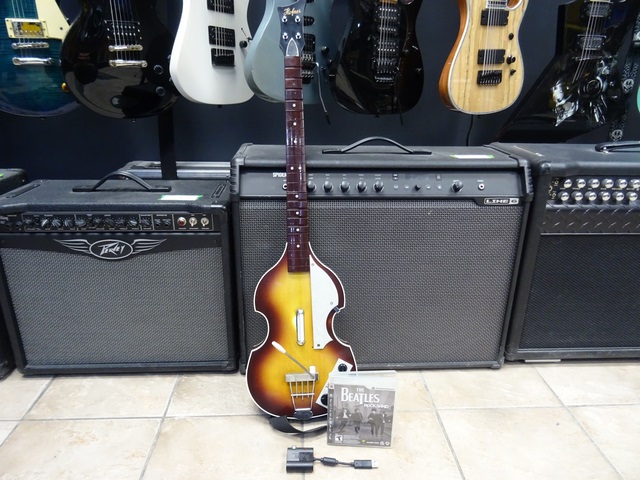 Basse + dongle + jeu The Beatles Rockband sony ps3