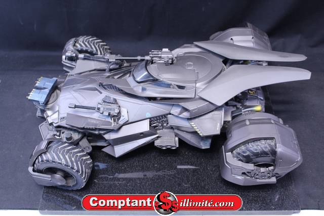 Batmobile justice League (chargeur non inclus) DC FKM40