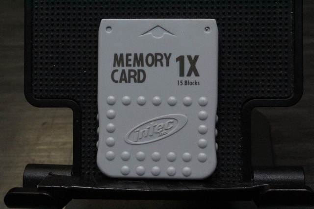 Carte memoire PS1 intec